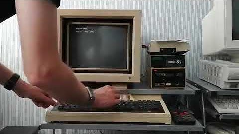 Microvitec Touchtech 501 Demo on BBC Master Microcomputer