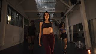 Nathalie Bld interpretation of Thya Mpouma choreography - Love me for me