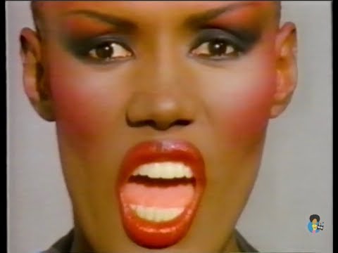 Video: Grace Jones Čistá hodnota: Wiki, ženatý, rodina, svatba, plat, sourozenci