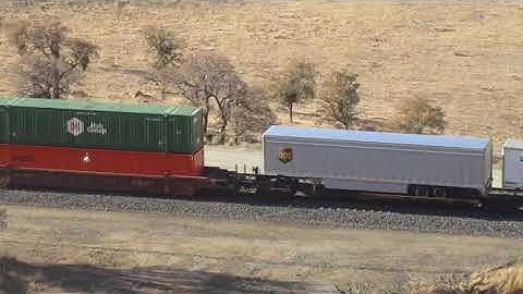Union Pacific intermodal train Tehachapi Loop 12-19-2020
