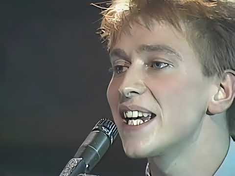 Depeche Mode - Just Can't Get Enough (Live at the Hammersmith Odeon 1982)