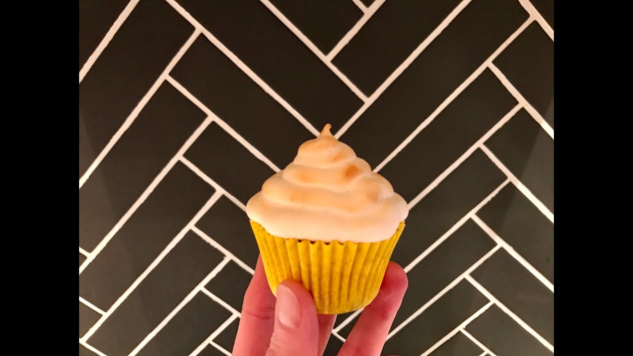 Lemon meringue cupcake recipe. - YouTube