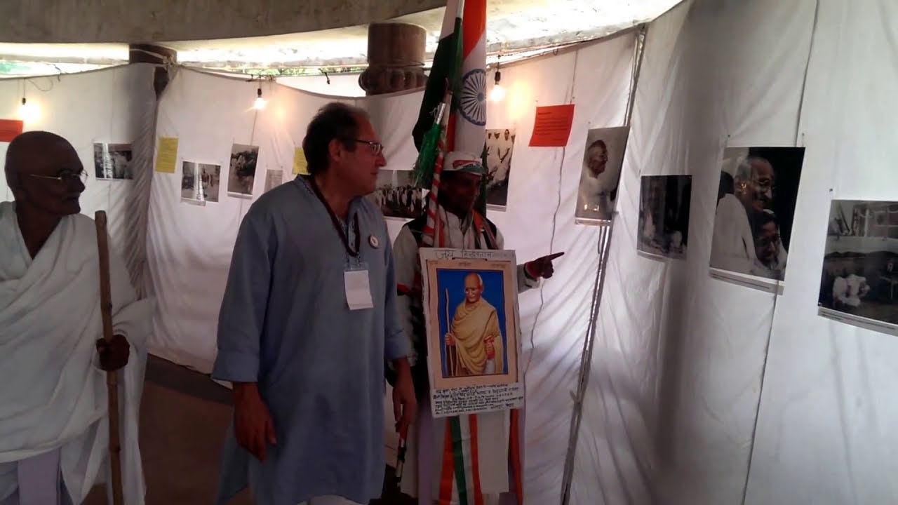gandhiji visits the photo exhibition mahatma gandhi s life in