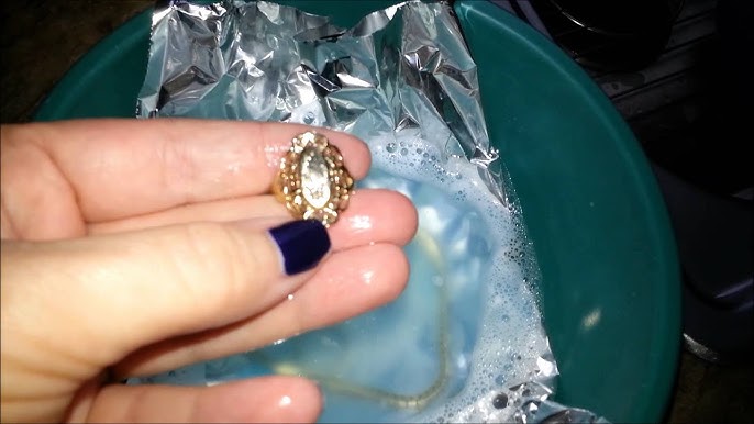 How to Make a Ring Smaller with Dental Floss - Resizing Your Rings Down 