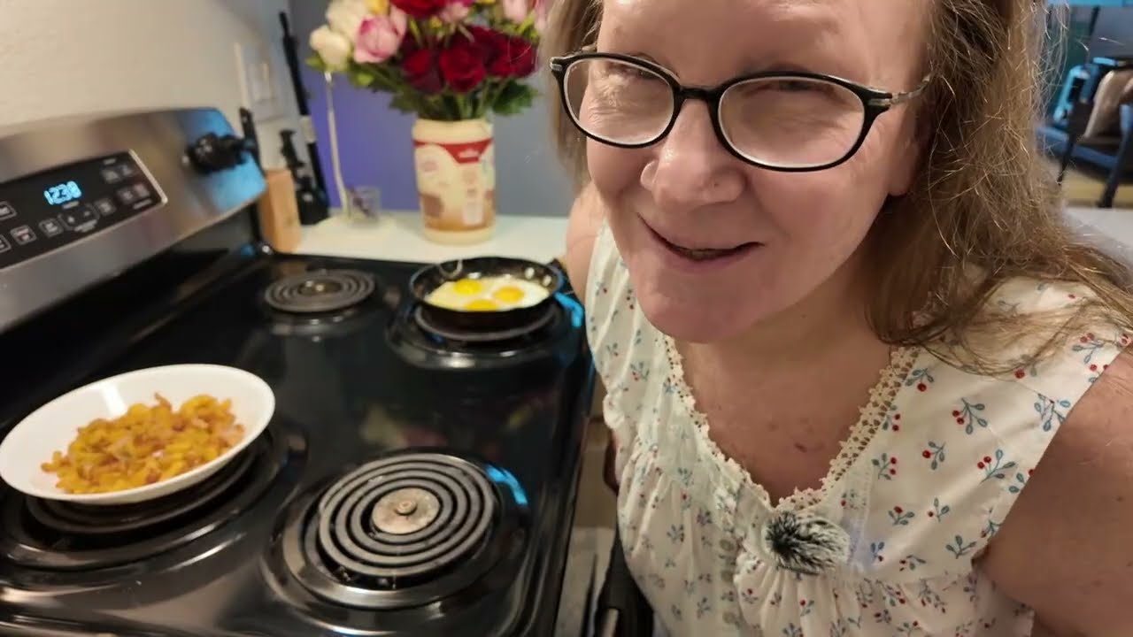 I am making breakfast, wanna watch me ?
