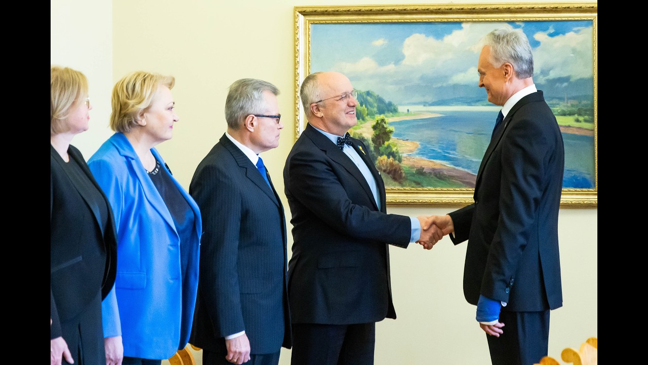 Tiesiogiai: Nausėdos ir Oleko komentarai po prezidento susitikimo su Seimo valdyba