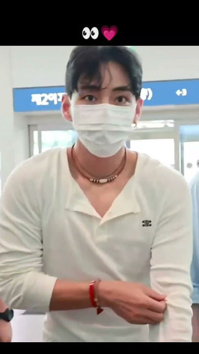 have a safe flight ✈️ 🤍 #thv #kimtaehyung #btsv #bts #btsarmy #btsmembars #bangtanboys #trending