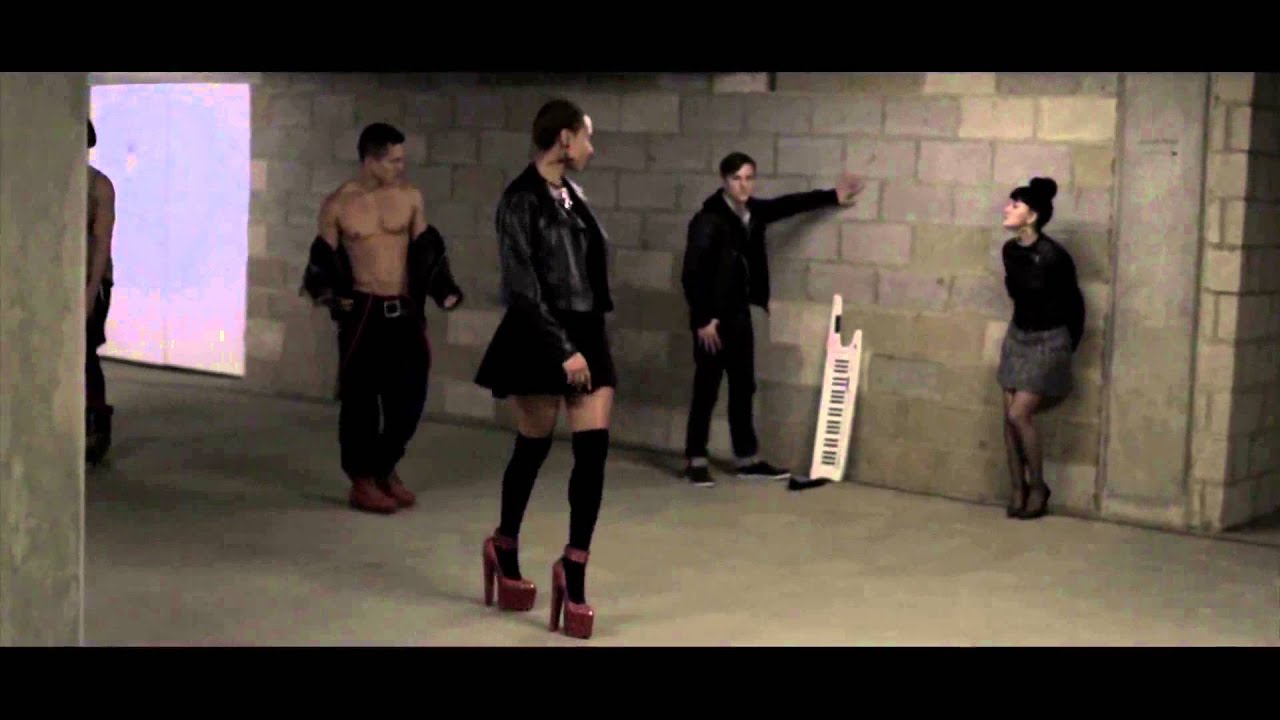 Mollyhaus | Red Shoes (Official Video) - YouTube