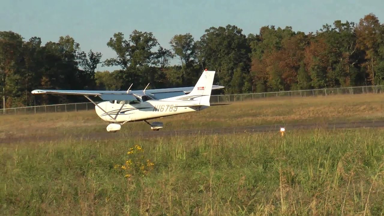Cessna 172, N16789 landing at KHWY on 091810 at 1812