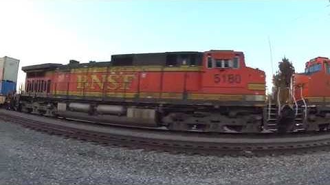 Dash 9 lead BNSF intermodal with DPU