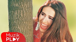 Video thumbnail of "Yıldız Tilbe - Aşkın İçinde Aşk Var (Official Audio)"