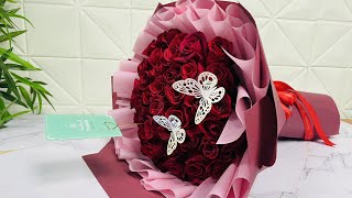Innovative Bouquet Styling: 50 Red Roses Showcase 🌹 #FlowerCraft #giftforher #flowerbouquet #rose