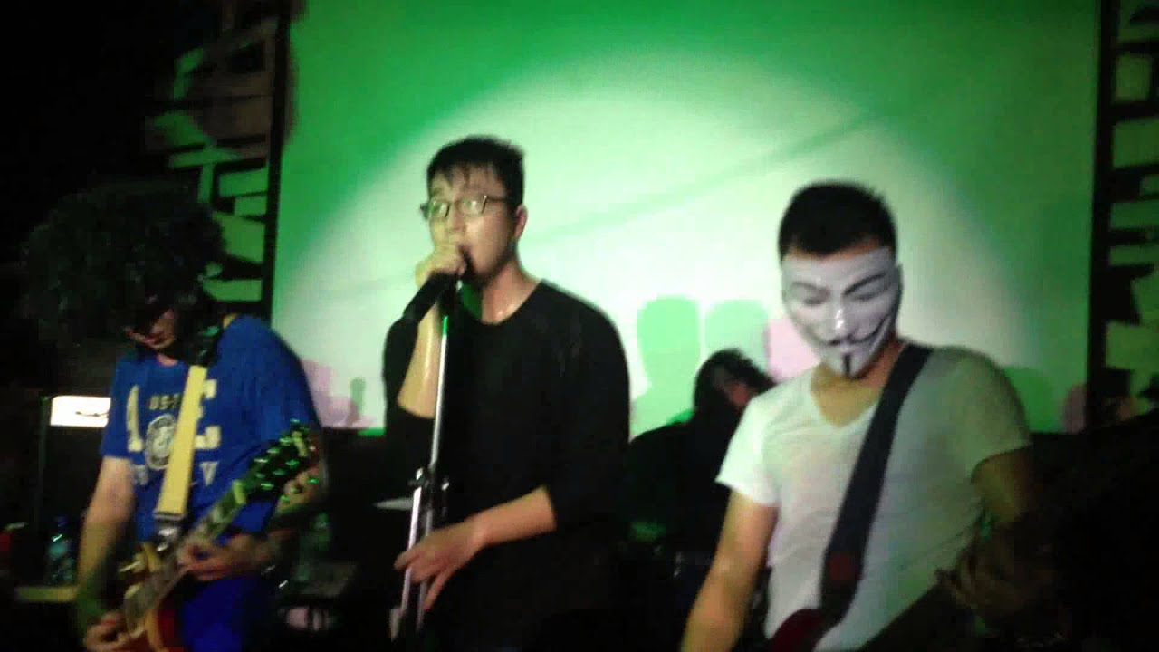 Ngày Tận Thế - Thủy Triều Đỏ Live Hallowen 2013