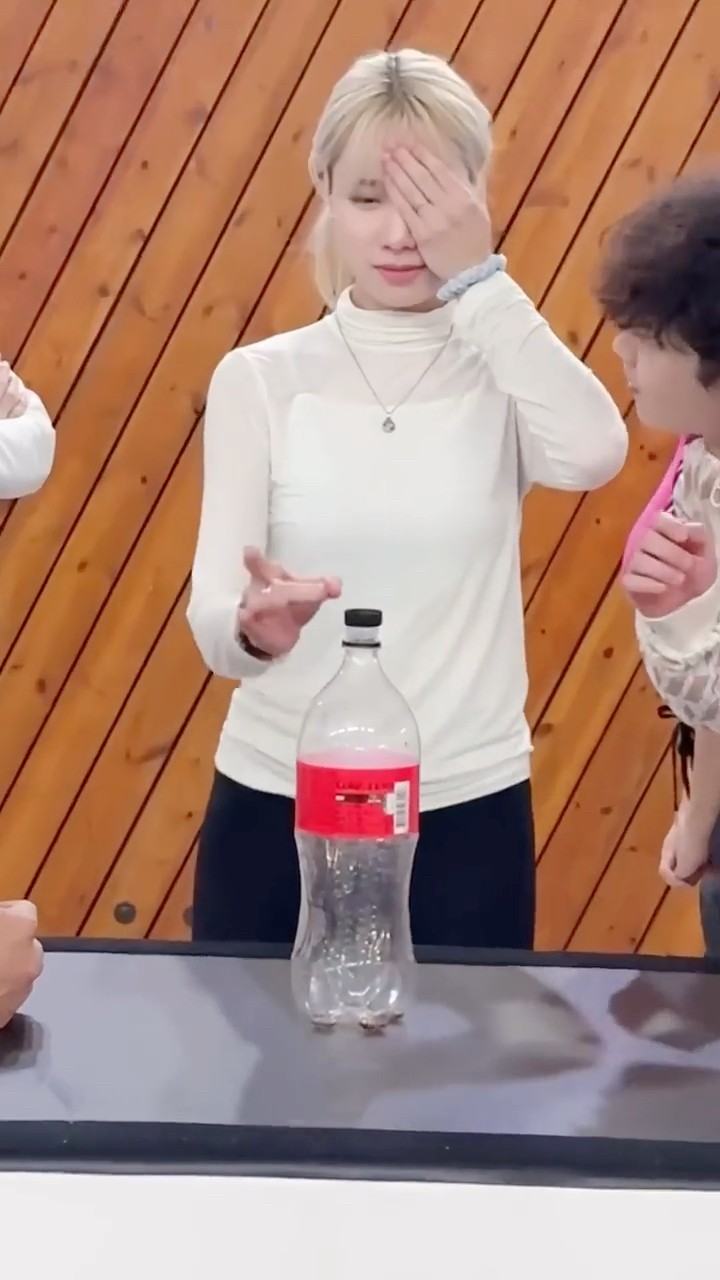 이걸 왜 못함⁉️? Bottle Cap Challenge