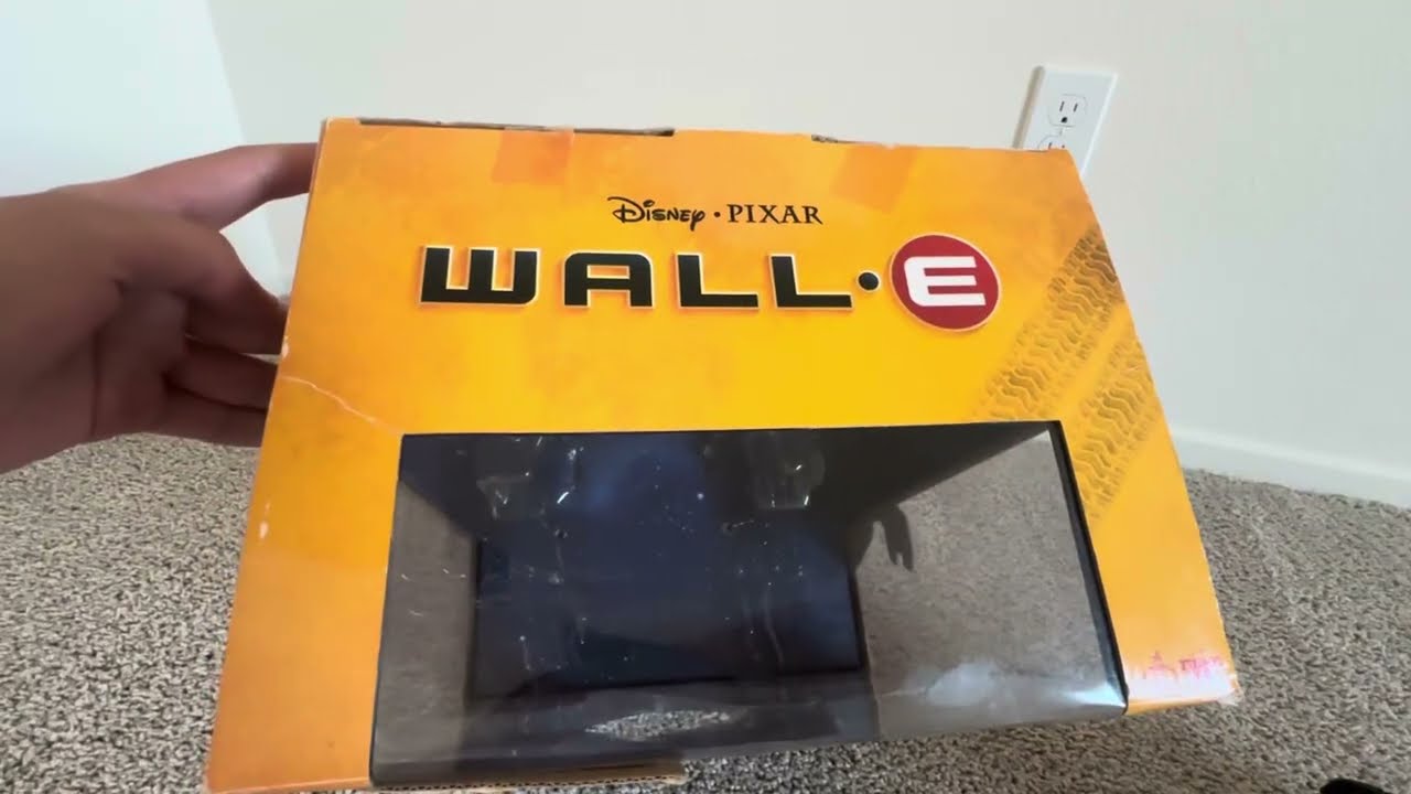 Disney Pixar U-Command WALL-E Remote Control Robot Features Demo Part 1