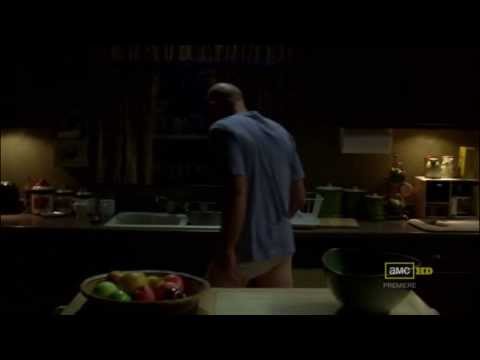 Breaking Bad - Walt pees in the kitchen sink