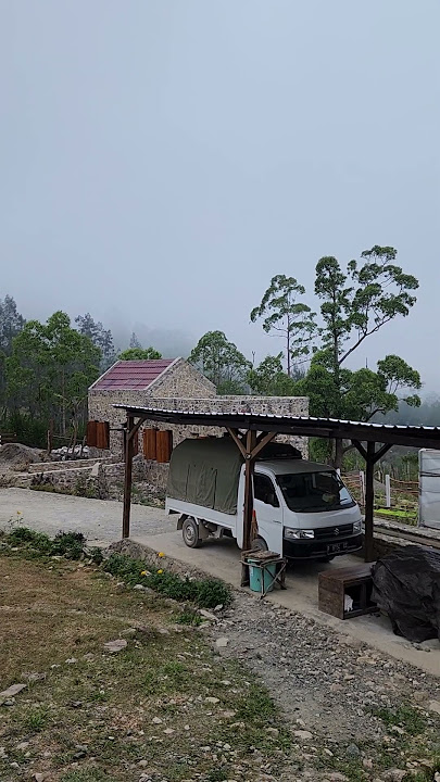 Kabut di tengah kemarau Villa Au Eden Saenam, perkebunan Stroberi, TTU, #NTT