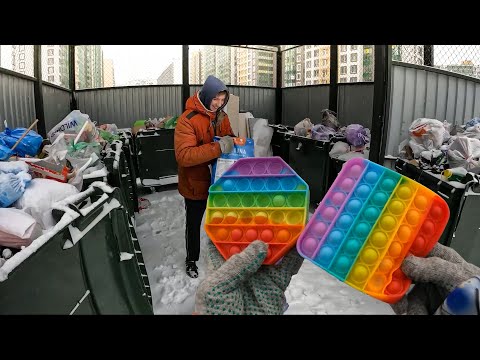 Как я зарабатываю лазая по мусоркам Питера ? Dumpster Diving RUSSIA #18