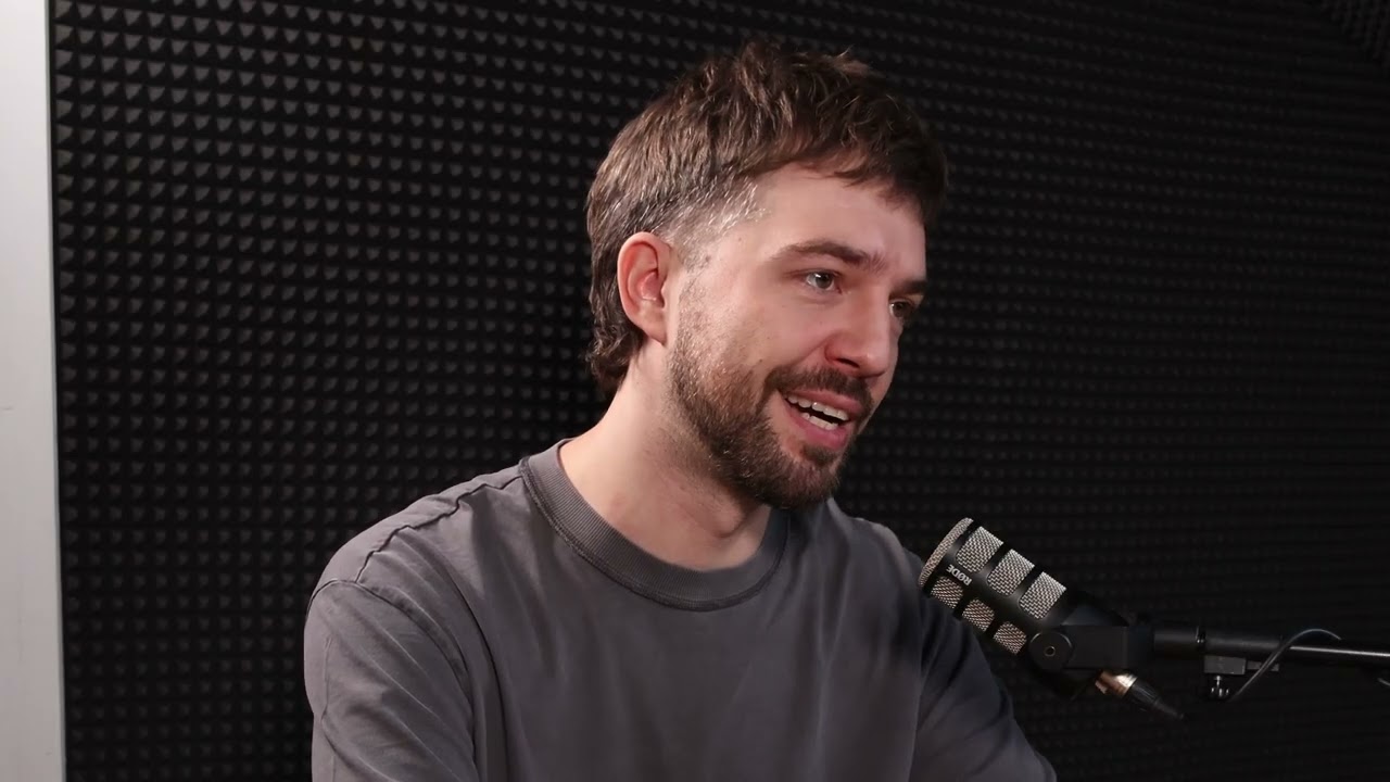 Związki z botami, psychoza i regres w nauce. Co nowego dostaliśmy od AI? Gość: Arek Szulczyński