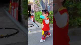 【斗罗大陆】小弟弟给了老六一盒棒棒的餐具! #斗罗大陆 #唐三小舞 #唐舞桐 #印度