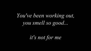 Kerli - Love Me Or Leave Me (Lyrics)