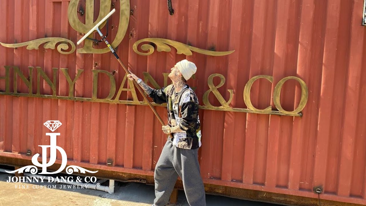 Aaron Carter Saves his Mom and brings Johnny a Puppy