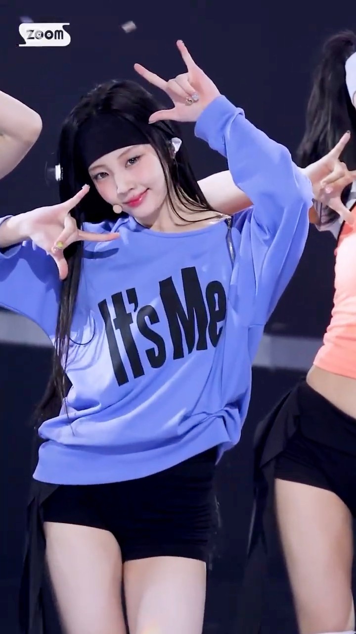 ILLIT ウォンヒ Stage Mix ✦ It's Me #Shorts - YouTube