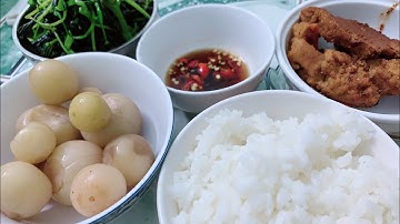 11. Cơm cà pháo rau xanh mắm ớt với trứng cá rim|Thực đơn siêu cuốn cho bữa ăn ngày hè oi bức