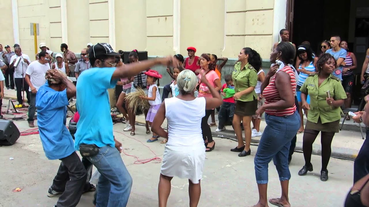 Cuban salsa group playing on the street - YouTube