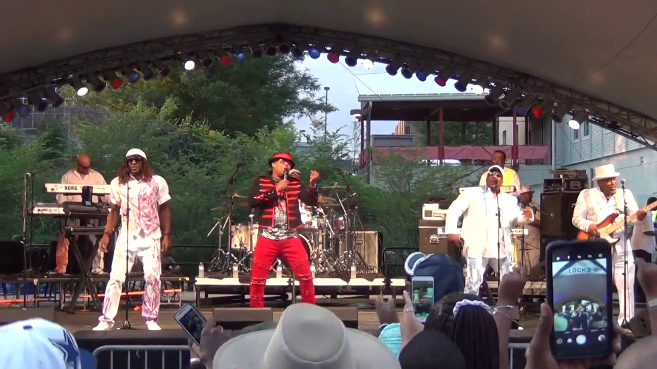 SHE TALKS TO ME WITH HER BODY BARKAYS LIVE AT LOCK 3 YouTube