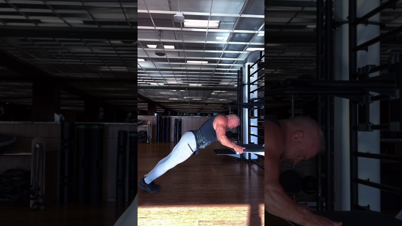 Try these push away push-ups if you’re trying to involve upper pecs while doing push-ups #workout