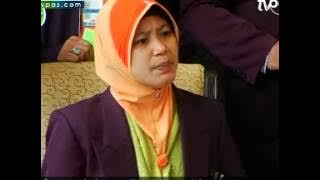 Guru ditumbuk di hadapan pelajar
