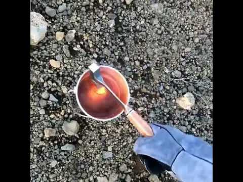 فيديو: ماذا تفعل صخرة الحمم؟