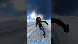 That's how you ride a ridge..... #snowboarding #gopro #skiing #himalayas #powderskiing