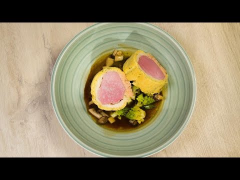 In Rotwein geschmorte Rindsroulade, gestampfte Erdäpfel (Richard Rauch). 