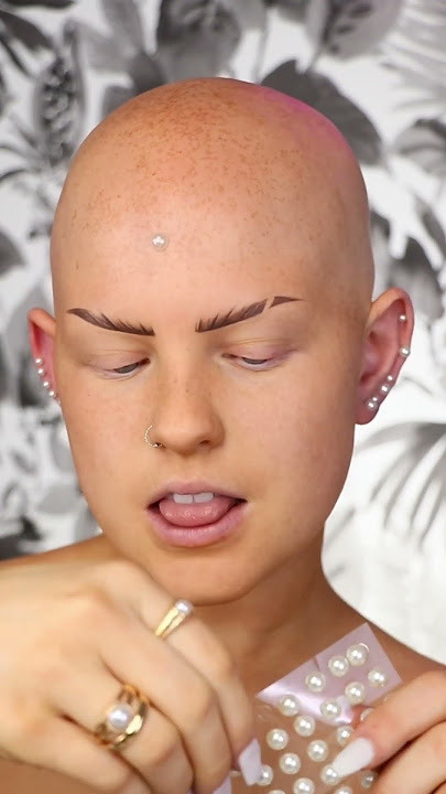 Glueing pearls to my head… WAIT WHAT JUST HAPPENED