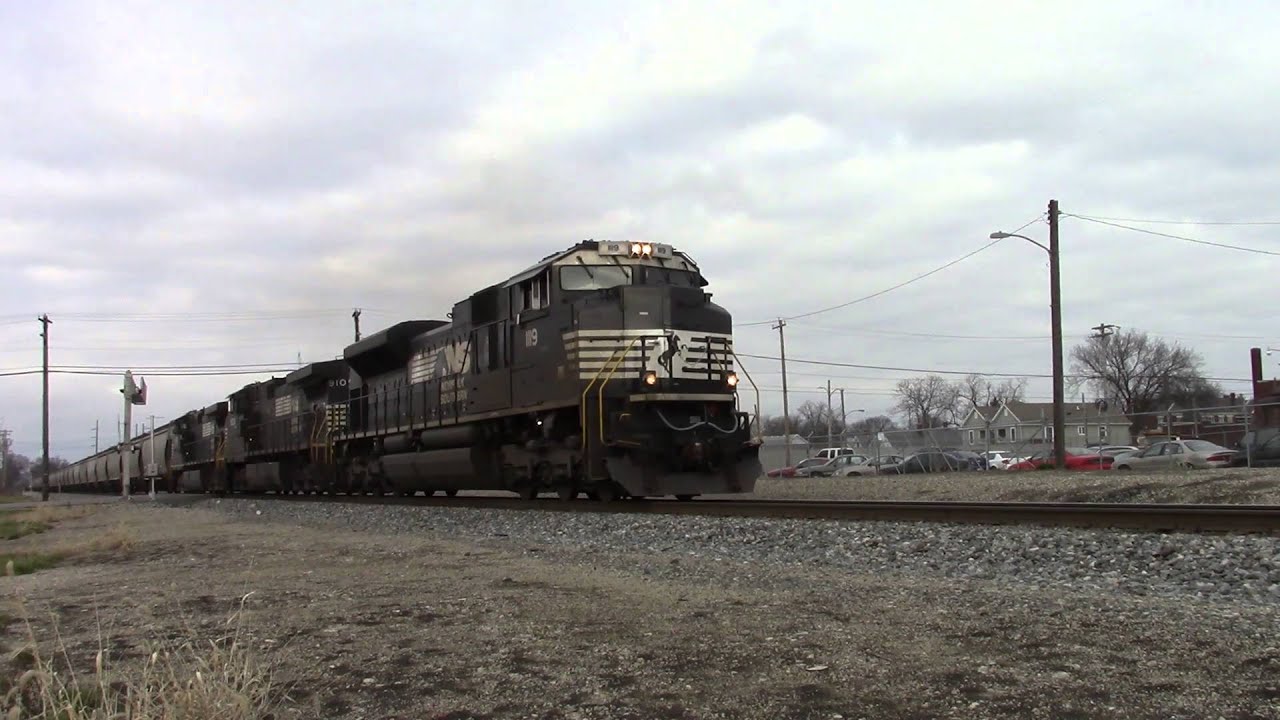 NS 1119 SD70ACe leads 50N unit grain east-bound. - YouTube