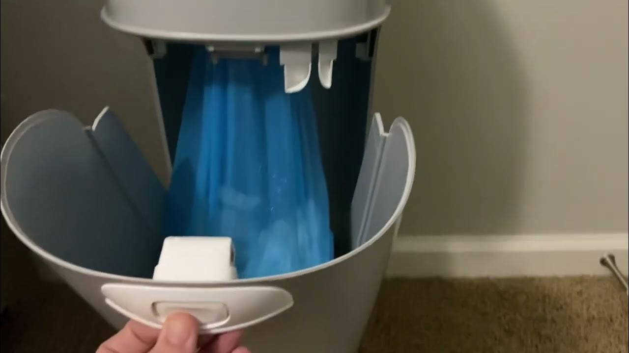 Diaper genie diaper pail keeps all the smells inside diaper parenting