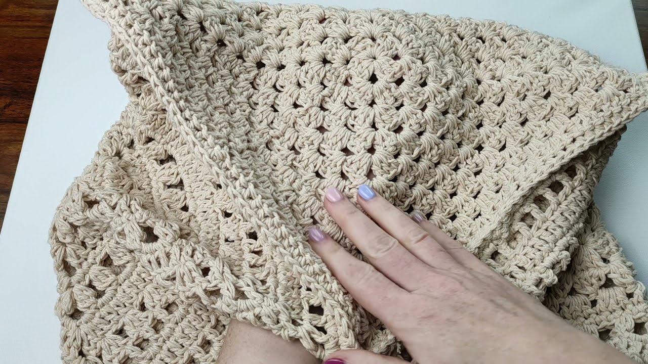 Crocheting the Modern Granny Boho Bag in Quick Steps