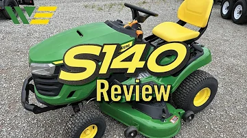 Jak těžký je traktor John Deere S140?