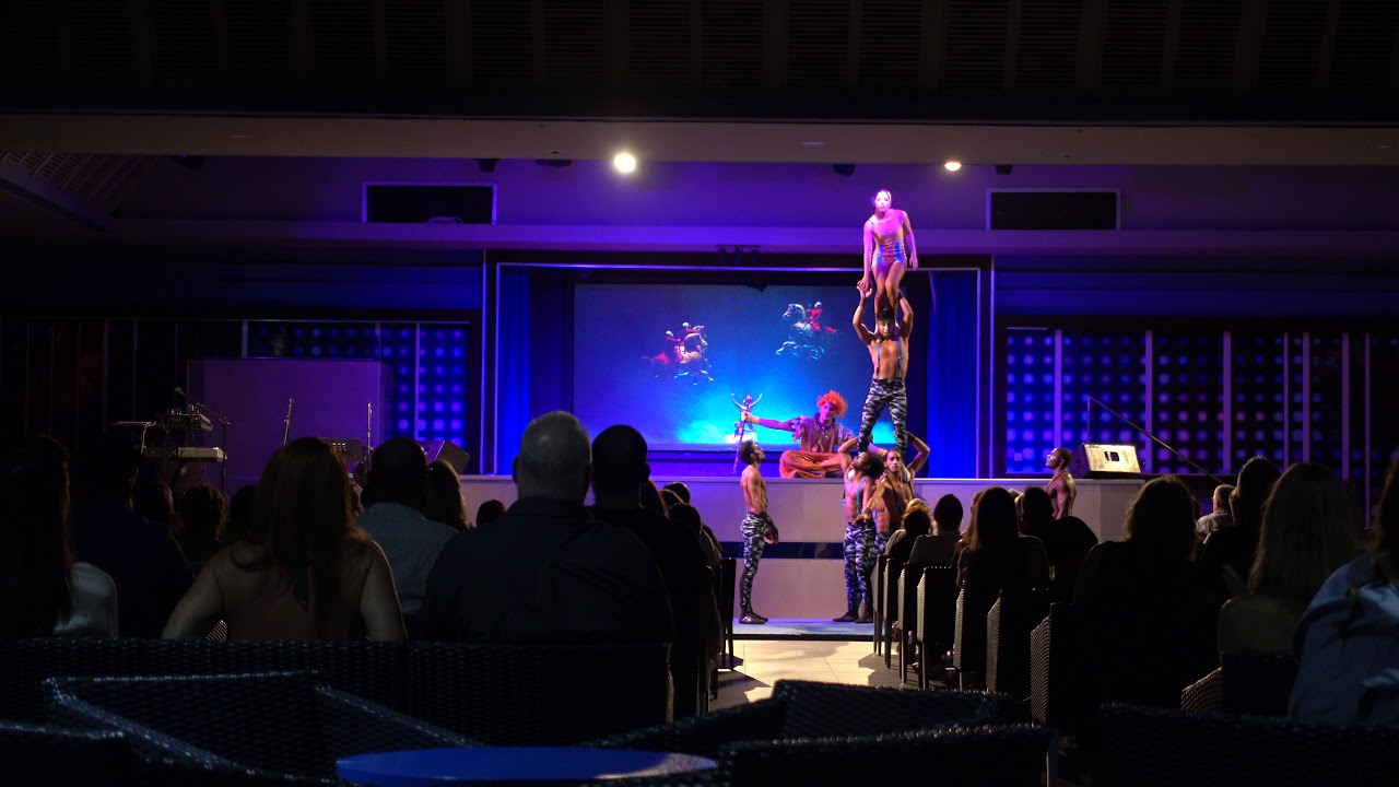 Circus Show - RIU Palace Antillas Aruba