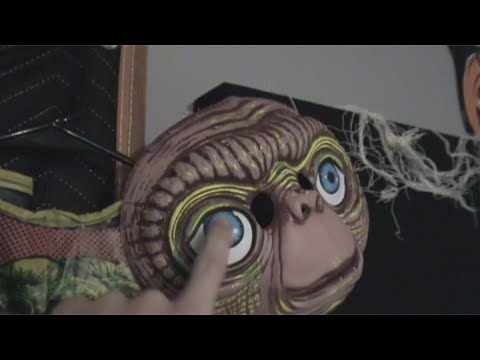 asmr ~ spooky season room tour 🎃 (tracing, tapping, whispers)