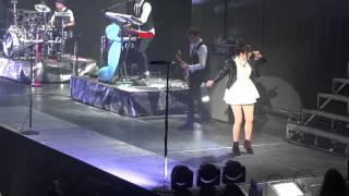 Carly Rae Jepsen Sings &quot;Call Me Maybe&quot; Live opening for Justin Bieber in Salt Lake City