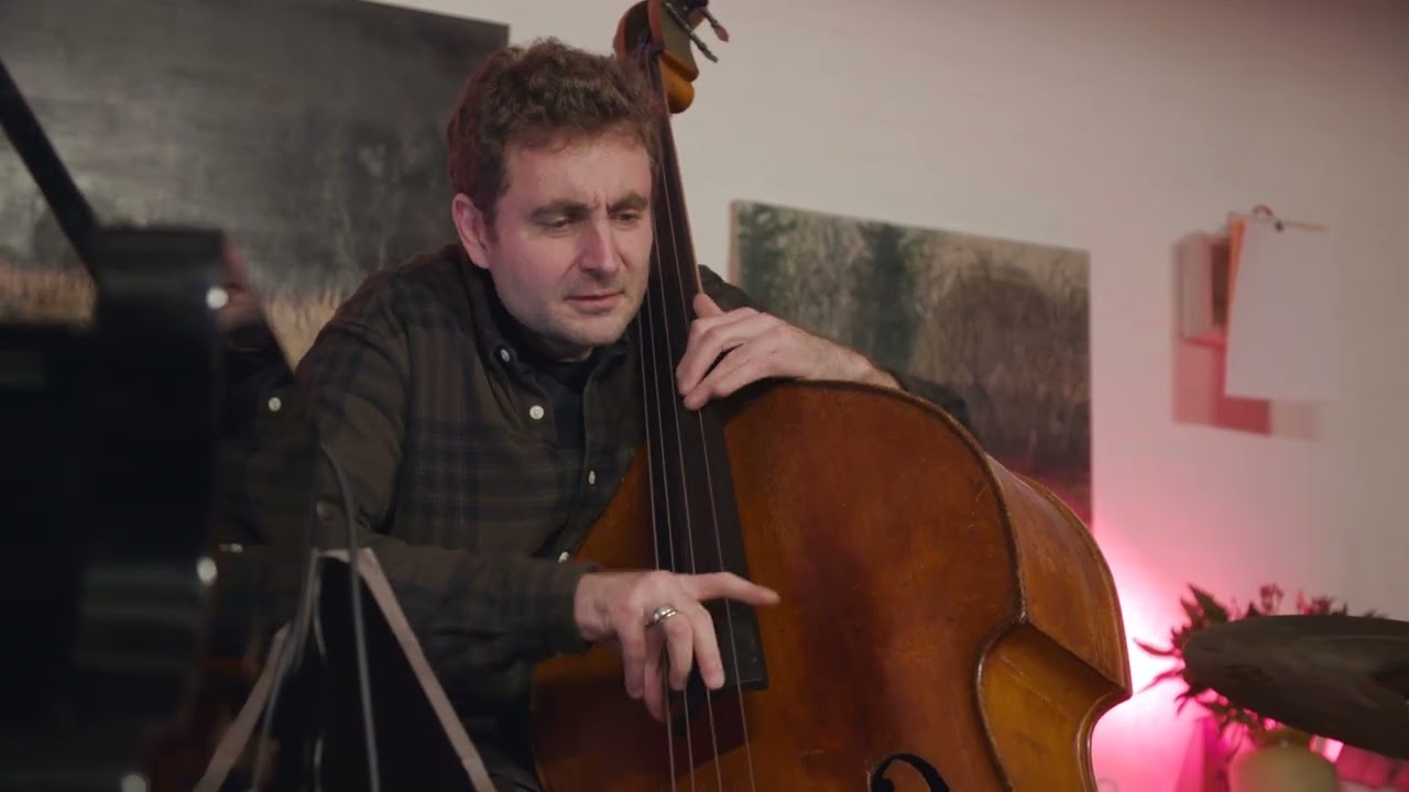 Synesthesia - Moritz Schöwing Trio feat. Thomas Fonnesbaek