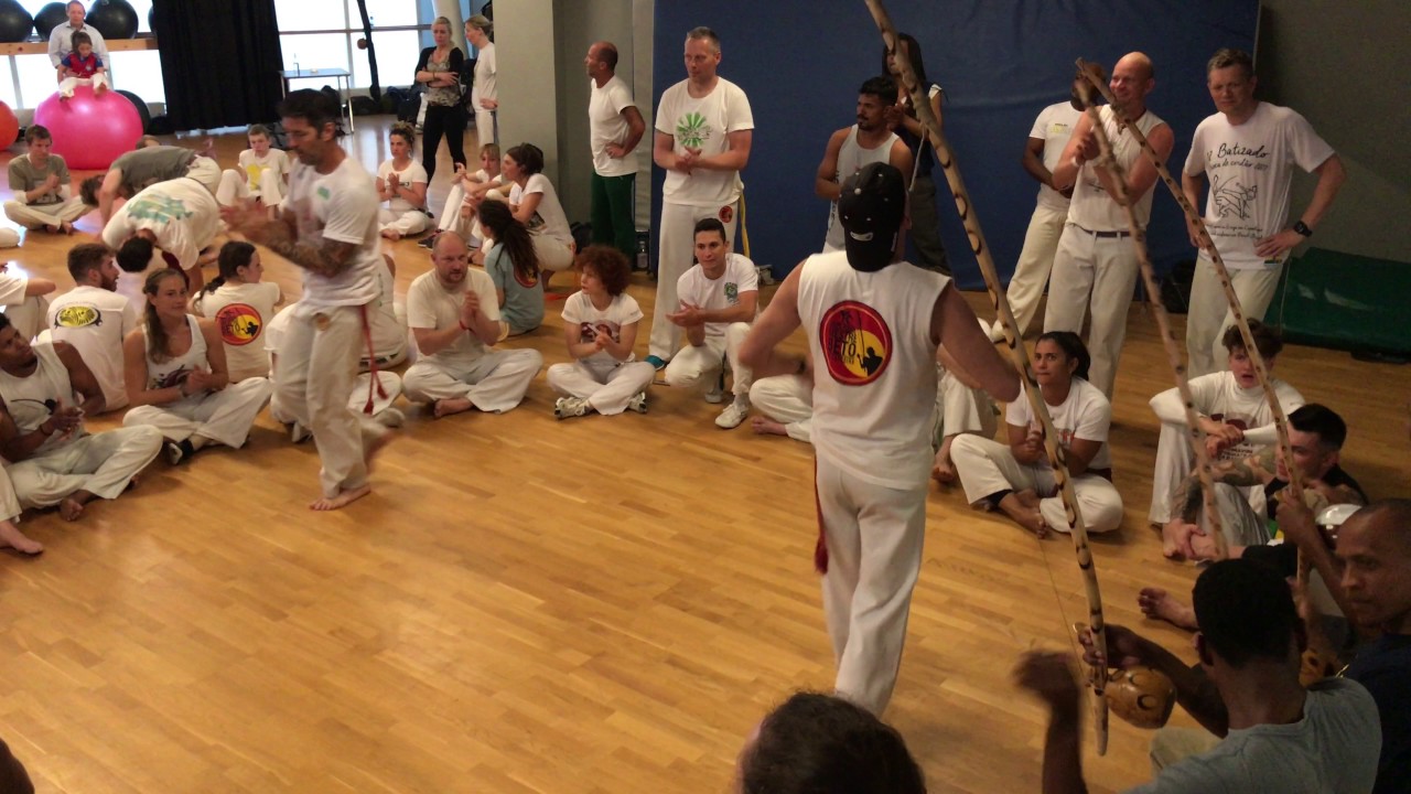 RODA DO MÊS PART 1 - BATIZADO TROCA DE CORDAS 2017 MESTRE RUI E ALUNOS