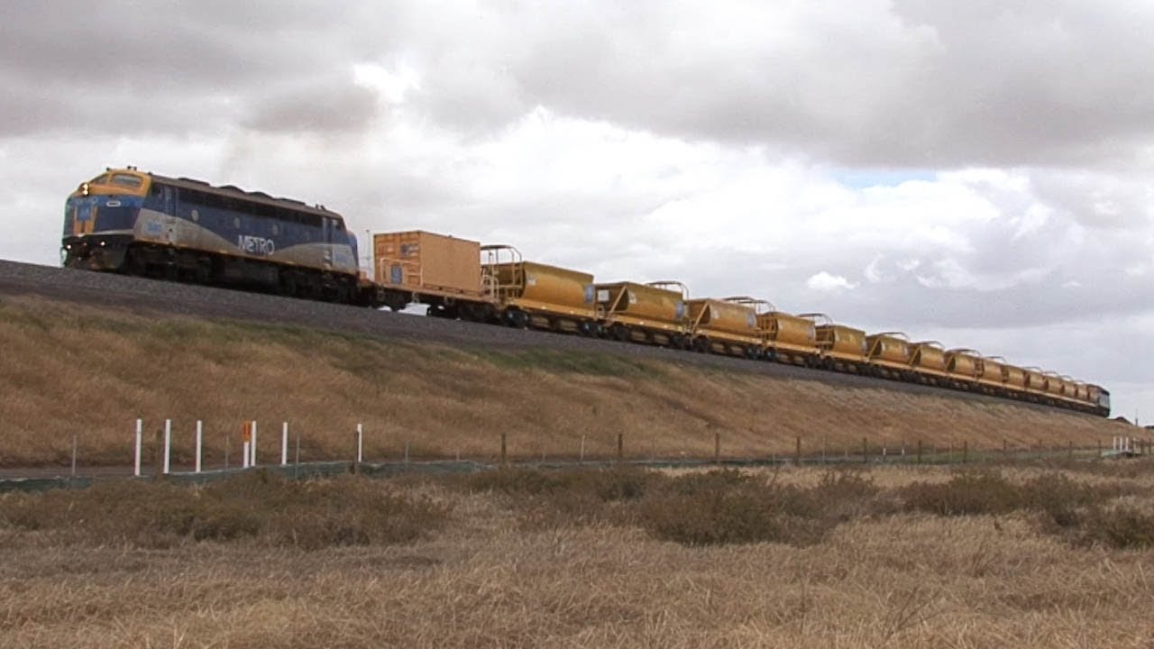 electromotive tec3r Regional Rail Link - Ballast Trains: Australian Trains