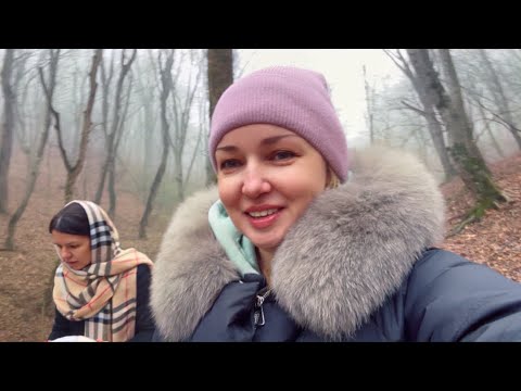Видео: ВЛОГ Едем с девчонками погулять в лес ! Пустынь Феодосия Кавказского под Анапой !