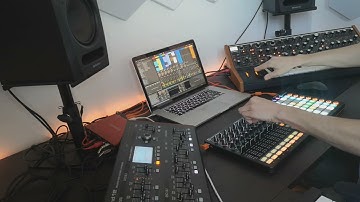 Melodic Arms - Outer World (Live Techno w/ Moog Sub 37, Behringer Deepmind 12D & Ableton Live)