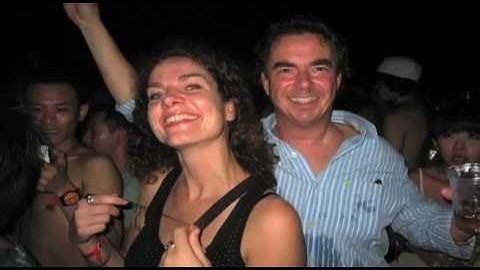 Tiësto ZoukOut 2010 Singapore (Mobile Phone Footage)