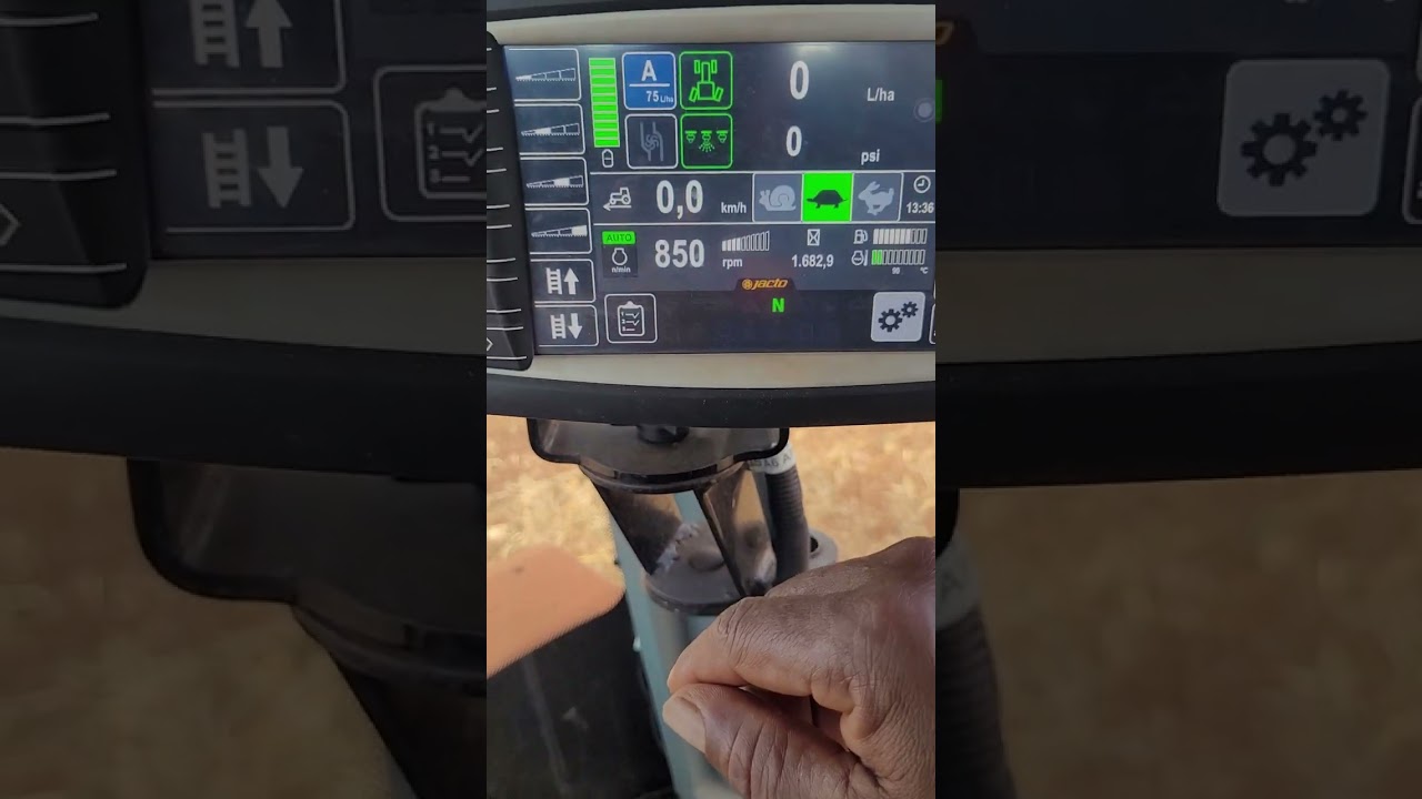 falando um do monitor do jacto 4530